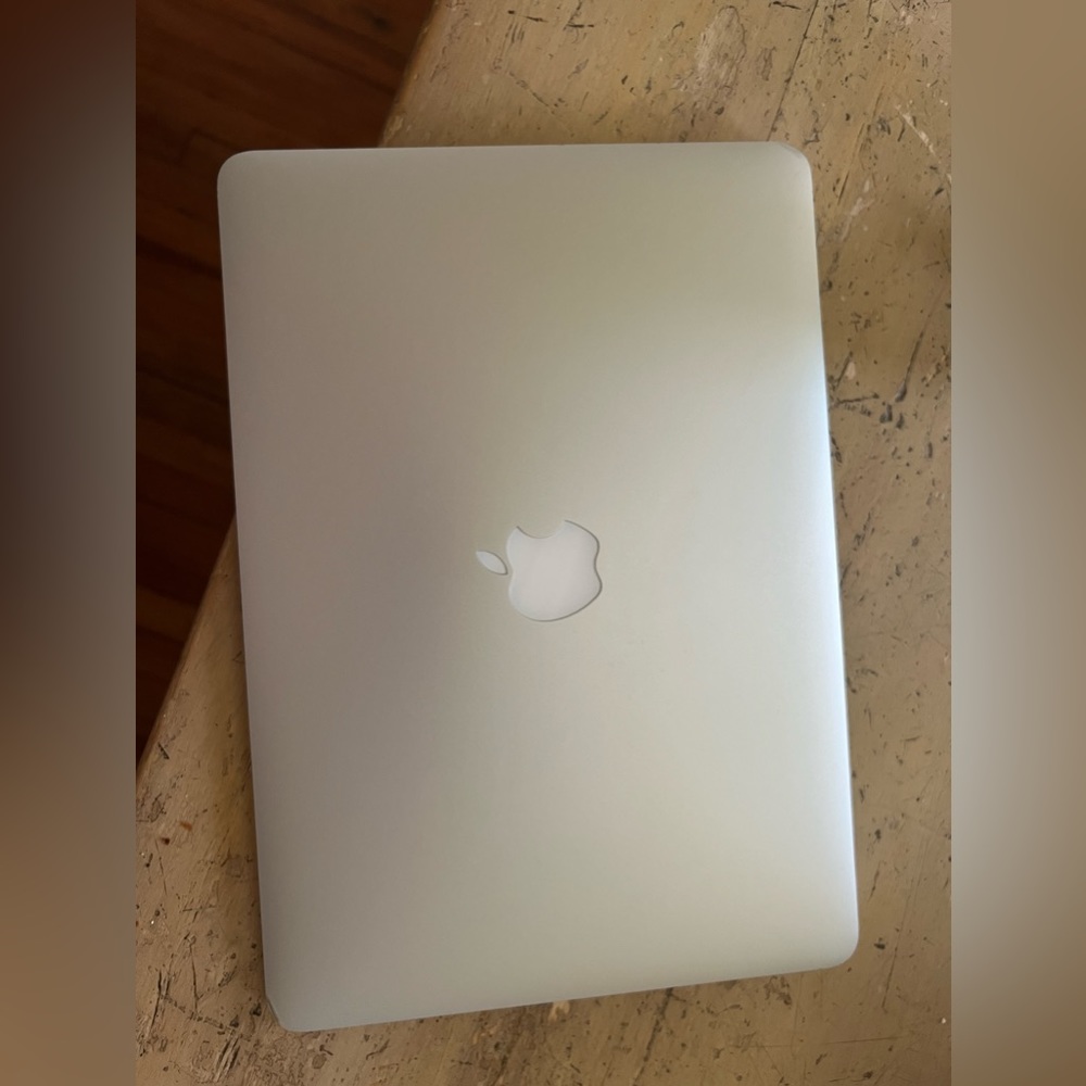 macbook air 2017, heavily used for school minor damage nothing major